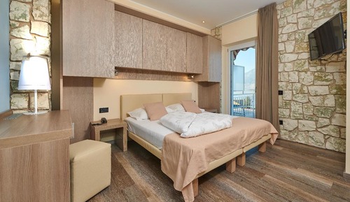 Suite junior, 1 cama doble o 2 individuales, terraza, vistas al lago