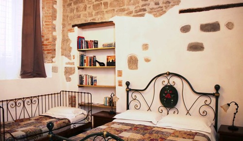 Estudio estándar, 1 habitación, patio, en una planta alta