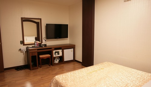 Habitación económica, 1 cama doble, sin ventanas (Basement)