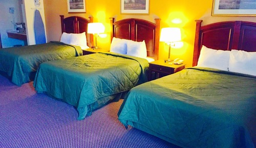 Queen Room With Three Queen Beds