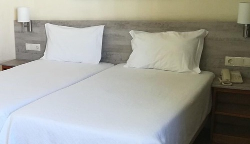 Habitación con 1 cama doble o 2 individuales