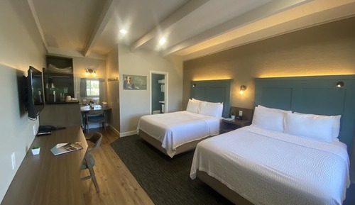 Habitación, 2 camas de matrimonio, vistas parciales al mar