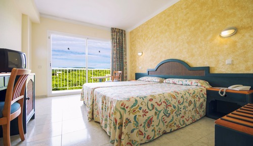 Habitación doble, vistas a la piscina