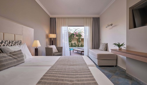 Habitación doble superior, piscina privada, vistas al jardín