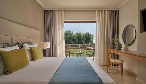 Habitación familiar, vistas al jardín