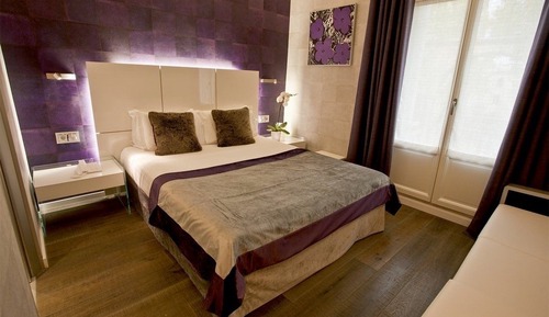 Habitación superior con 1 cama doble o 2 individuales