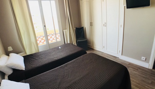 Habitación clásica con 1 cama doble o 2 individuales, vistas al mar