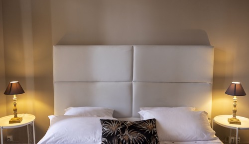 Habitación superior con 1 cama doble o 2 individuales, vistas al mar