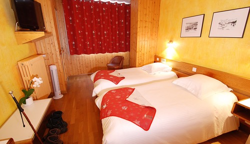 Habitación estándar con 1 cama doble o 2 individuales
