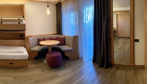 Suite superior, 1 habitación, balcón, planta baja