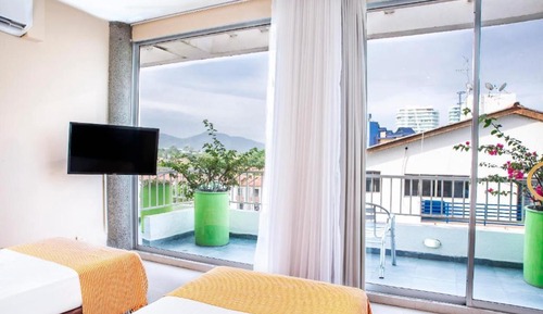 Habitación Twin Estandar con Balcón