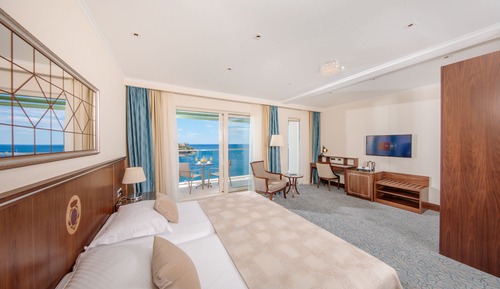 Habitación clásica con 1 cama doble o 2 individuales, balcón, vistas al mar