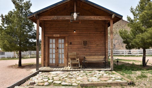 Cabaña (Large Pine)