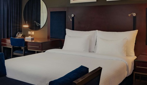 Executive Suite with Lounge access
