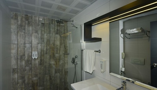 Superior Quadruple Sea View Room