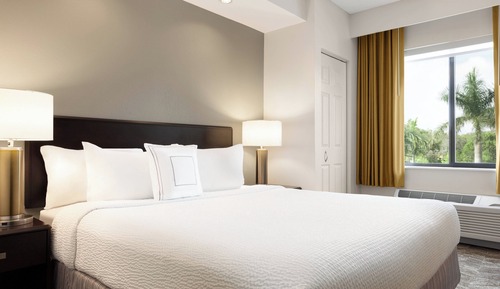 Estudio, 1 cama de matrimonio grande, no fumadores, con vistas (Mobility/Hearing Accessible, Tub)