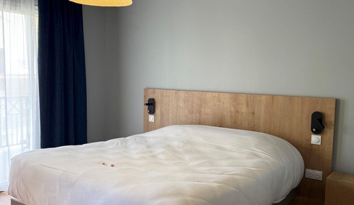 Estudio, 1 cama de matrimonio grande, vistas al jardín