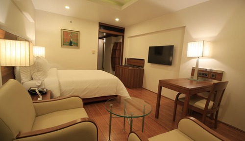 Superior Connecting Room