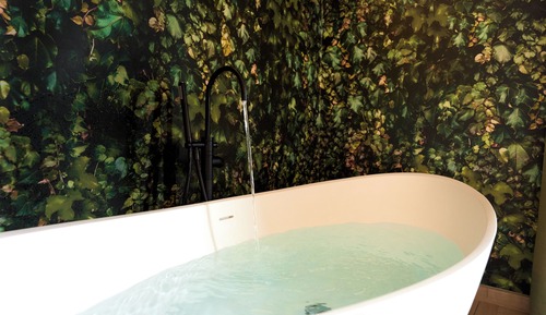Habitación doble superior (Bathtub and Shower)