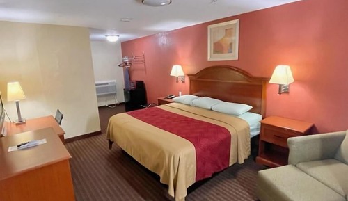 Deluxe King Room
