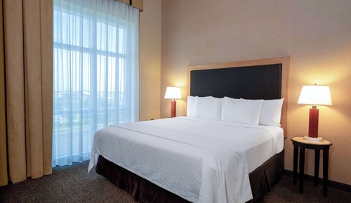 Suite, 1 cama de matrimonio grande, no fumadores (Mobility/Hearing, Roll-In Shower)