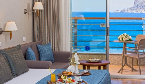 Habitación triple estándar, vistas parciales al mar