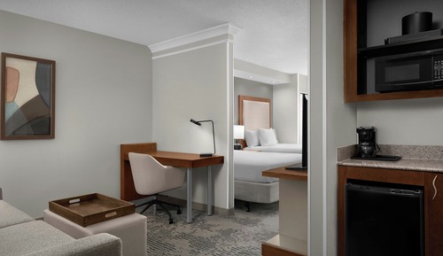 Estudio, varias camas (Hearing Accessible)