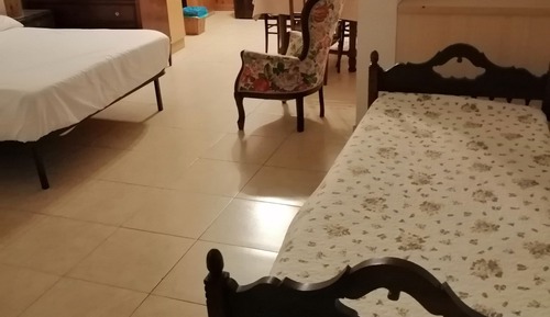 Habitación triple sin desayuno con baño privado