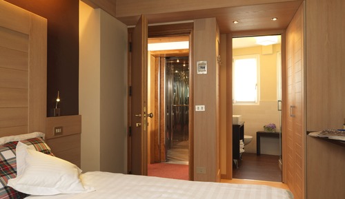 Habitación Confort con 1 cama doble o 2 individuales