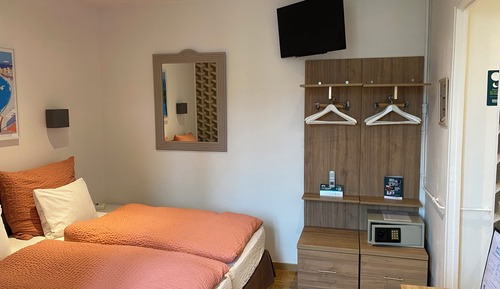 Habitación con 2 camas individuales
