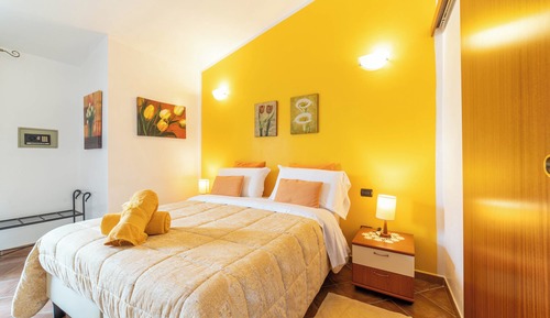 Habitación con 1 cama doble o 2 individuales, balcón