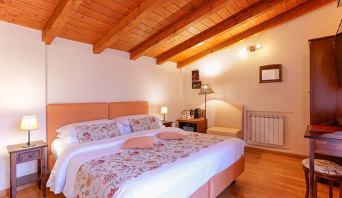Habitación Confort con 1 cama doble o 2 individuales