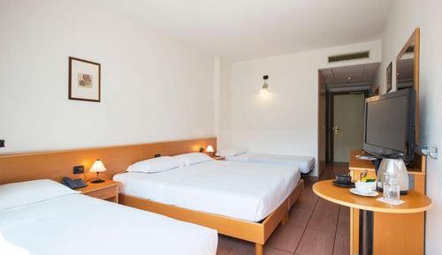 Habitación cuádruple estándar, varias camas
