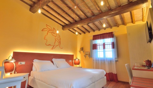 Habitación superior con 1 cama doble o 2 individuales