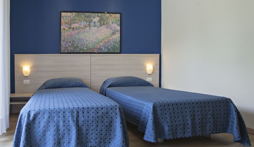 Habitación con 2 camas individuales