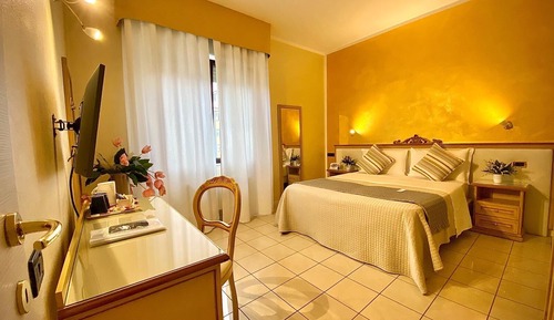 Habitación clásica con 1 cama doble o 2 individuales, 1 cama de matrimonio