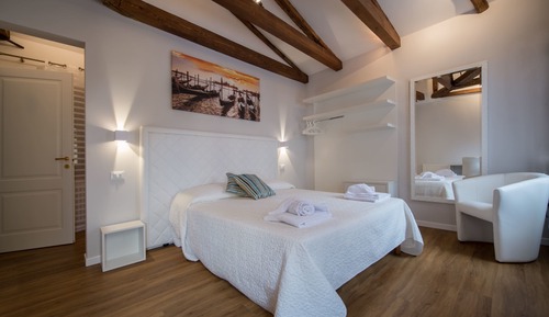 Habitación con 1 cama doble o 2 individuales, en edificio anexo