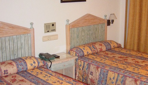 Habitación con 2 camas individuales