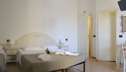 Habitación triple, baño privado