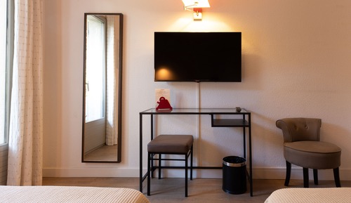 Chambre climatisée lits jumeaux