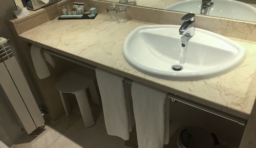 Habitación estándar con 2 camas individuales (2 adults + 1 child)