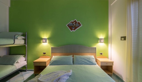 Habitación triple, balcón