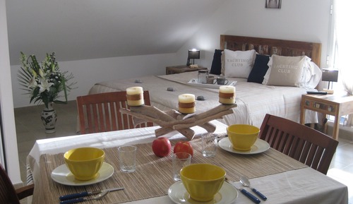 Estudio familiar, baño privado (Junior Suite 1/4 pax)