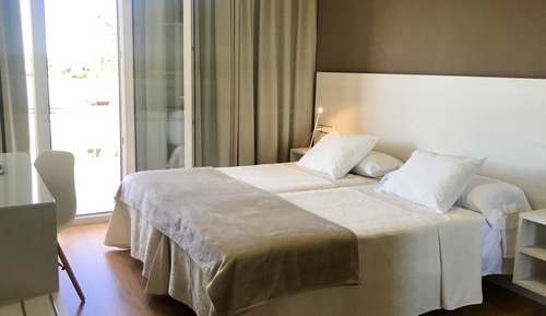 Habitación con 1 cama doble o 2 individuales