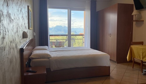 Habitación estándar doble, 1 habitación, balcón, vistas al lago