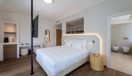 Suite Premium, bañera de hidromasaje, vistas al lago