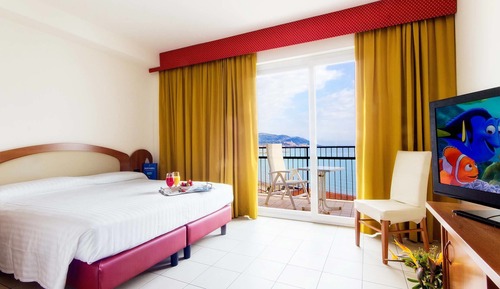Habitación con 1 cama doble o 2 individuales, vistas al mar