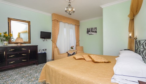 Habitación estándar con 1 cama doble o 2 individuales