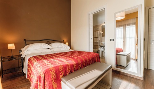 Habitación romántica, balcón, vistas al lago