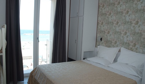 Habitación económica doble, vistas al mar
